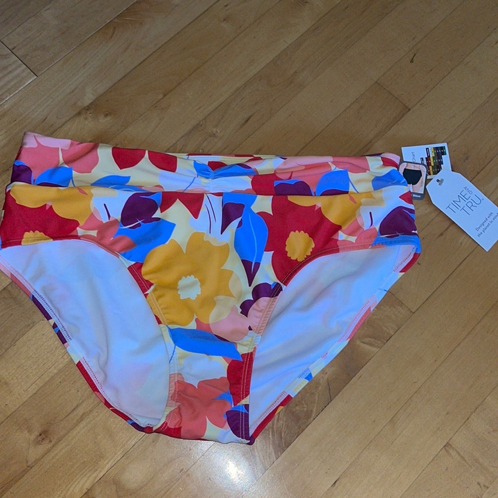 Time and Tru Women's Plus Size Floral High Waist Twist Swim Bottoms 1X(16W-18W)